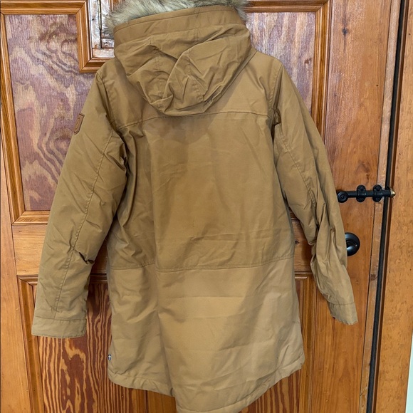 NWT Fjallraven Singi down Tan Parka with Faux Fur Hood size medium - Picture 6 of 6